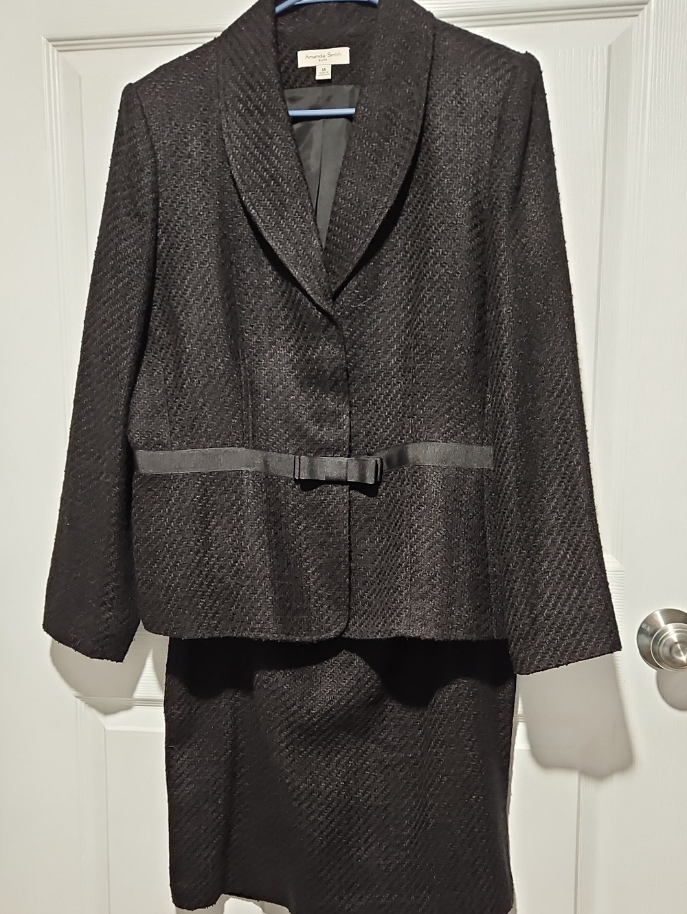 80s Corpcore Amanda Smith Black Textured TwoPiece Suit Jacket with Ribbon Waist